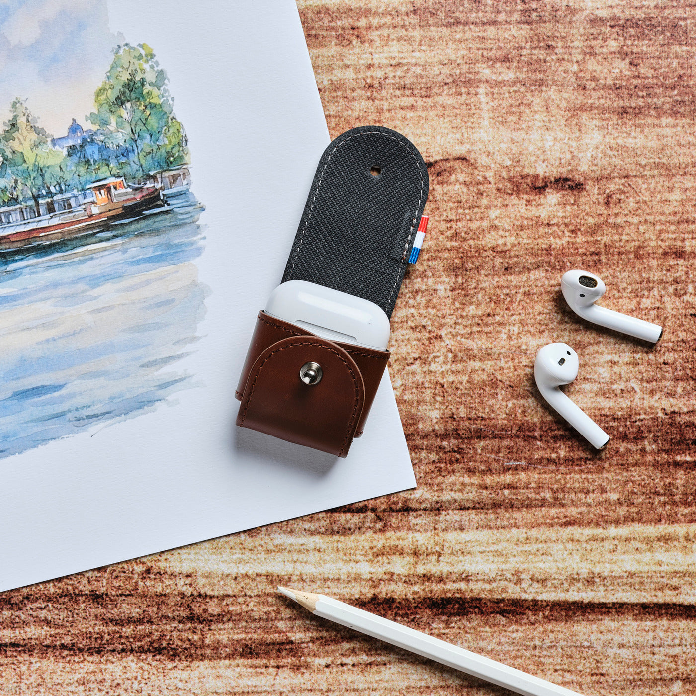 THIB - Étui AirPods 1 & 2 en cuir patiné - Chocolat