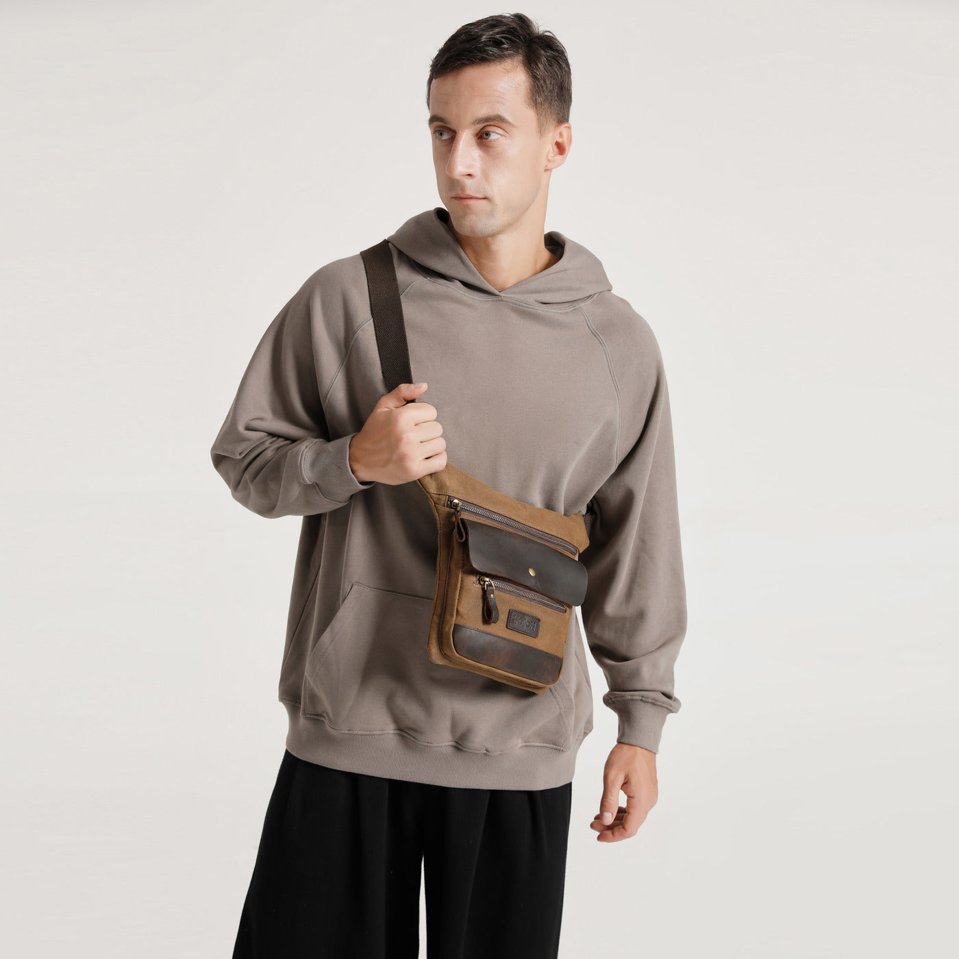 JEFF - Pochette banane en cuir véritable et toile enduite - Camel