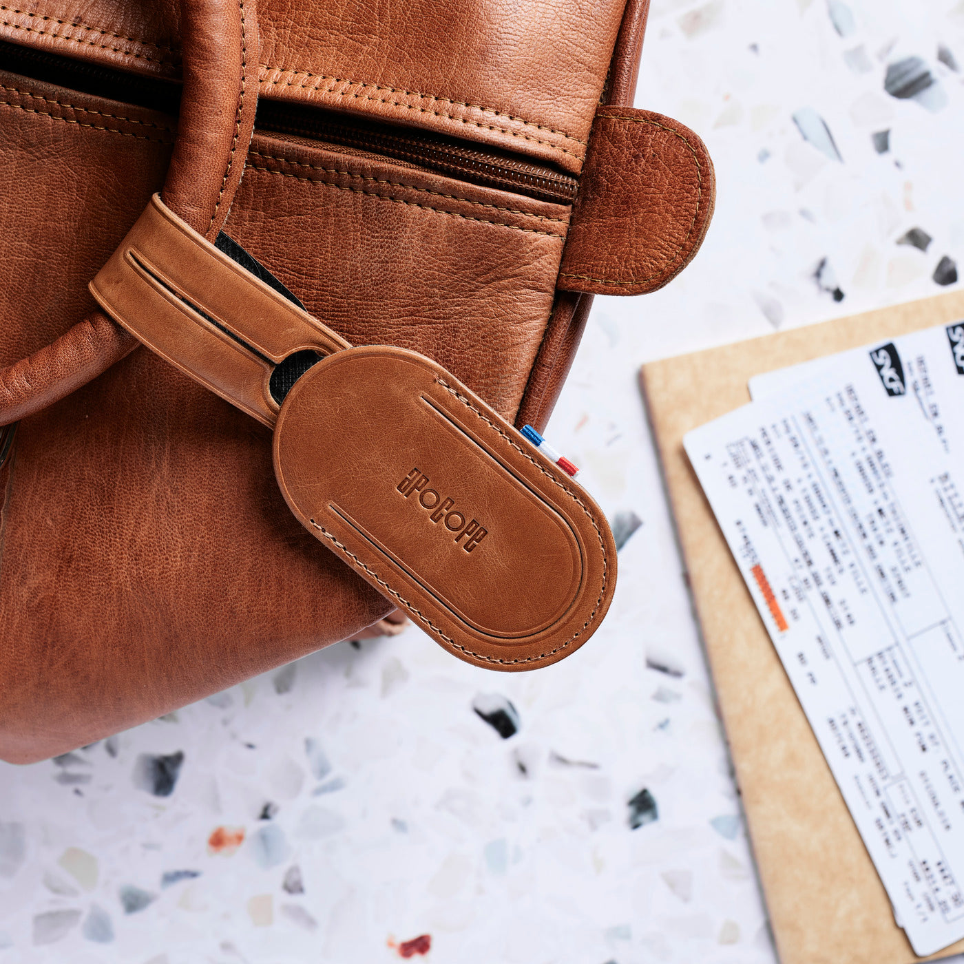 AUREL - Étiquette bagage en cuir patiné - Cognac