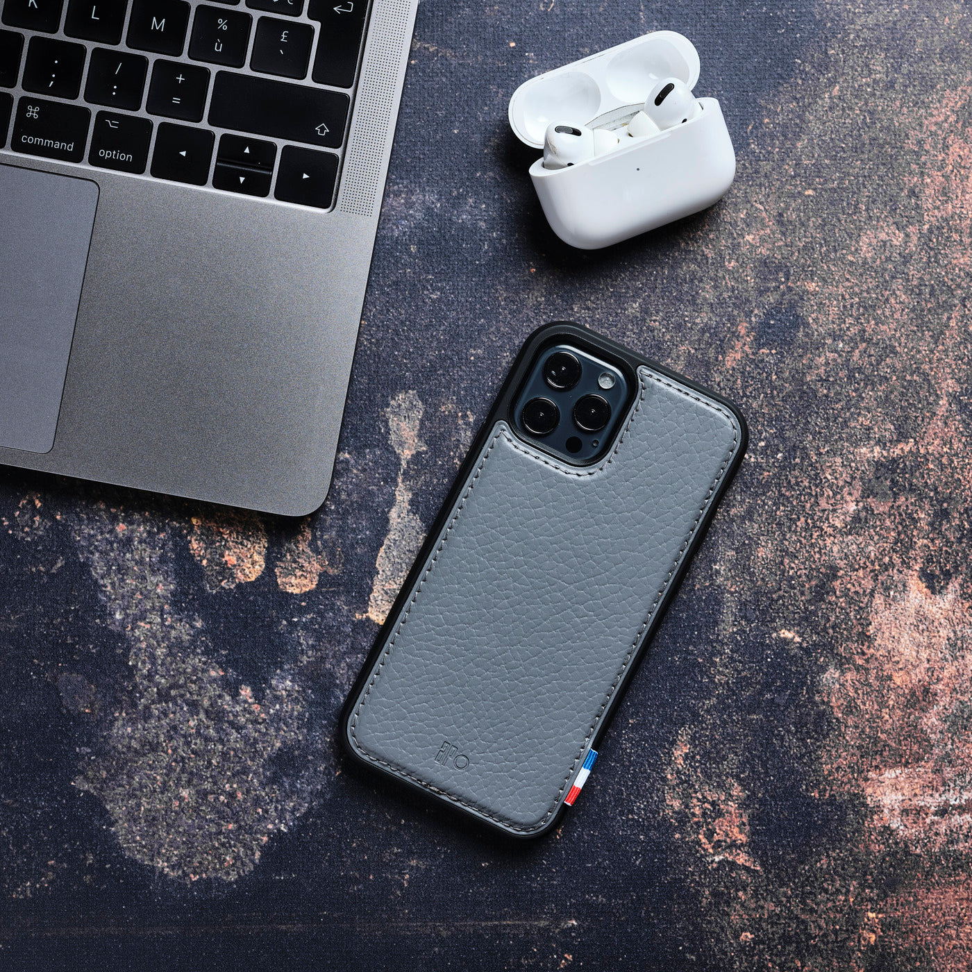 SAM - Coque iPhone 12 / 12 Pro en cuir recyclé - Gris