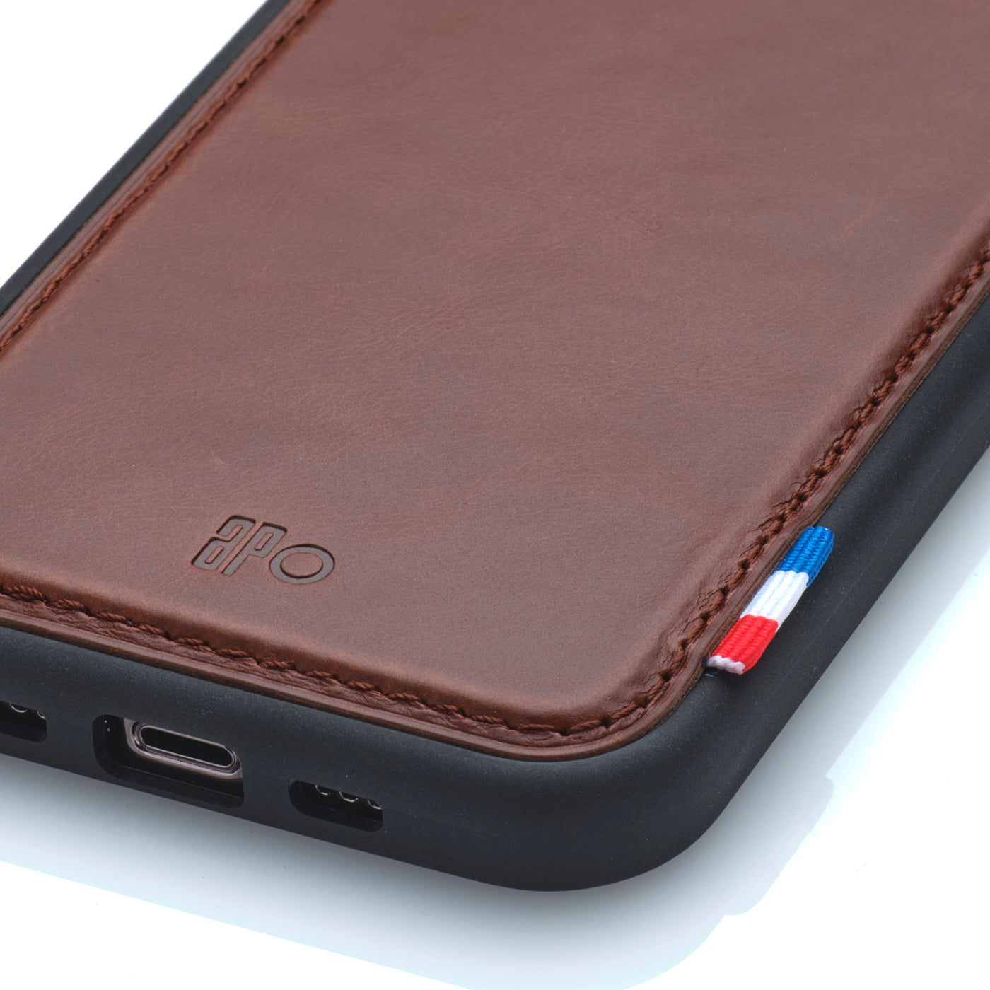 SAM - Coque iPhone 12 / 12 Pro en cuir patiné - Chocolat