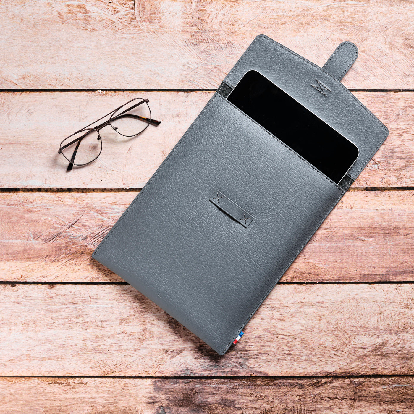 MICH - Housse iPad Air 10,9 / Pro 11" en cuir recyclé - Gris