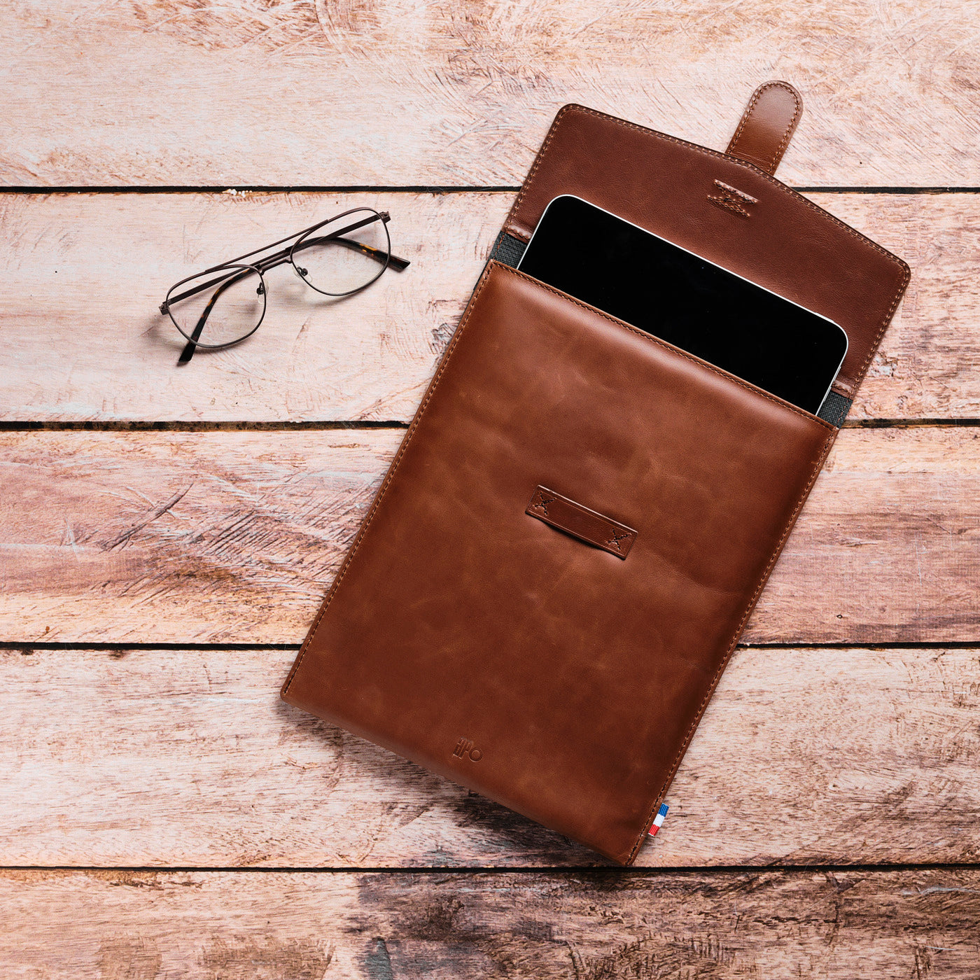 MICH - Housse iPad Air 10,9 / Pro 11" en cuir patiné - Chocolat