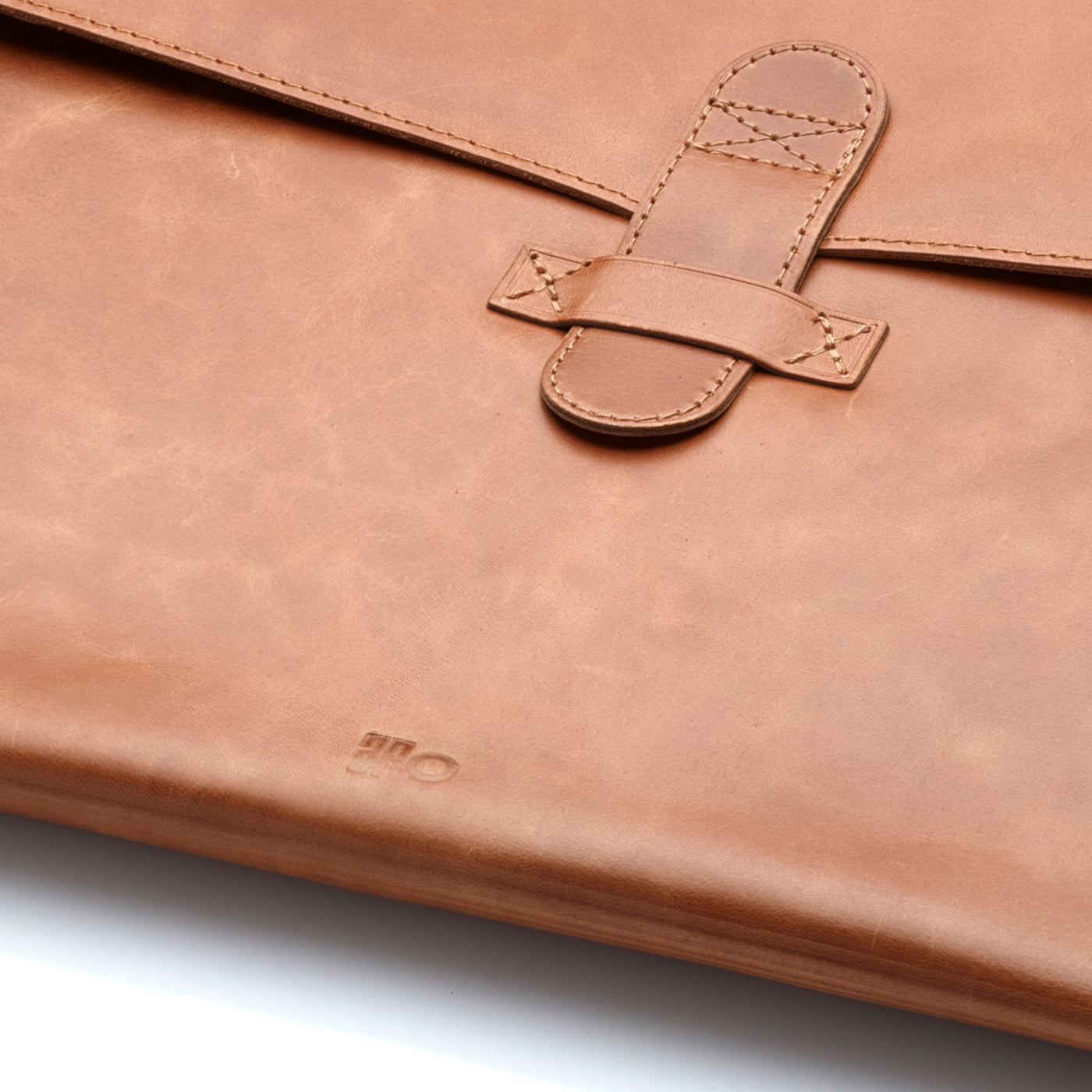 NAT - Housse MacBook Pro 13" / Air 13" en cuir patiné - Cognac