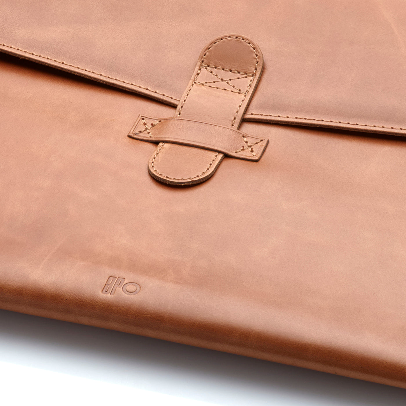 NAT - Housse MacBook Pro 16" / 15" en cuir patiné - Cognac