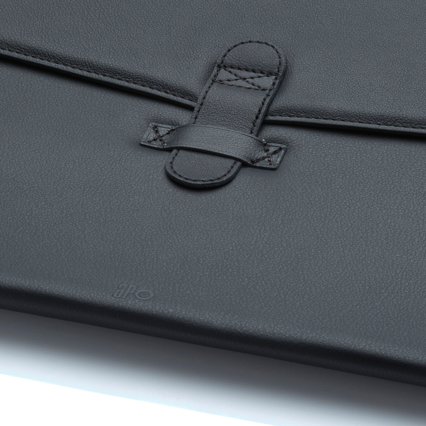 NAT - Housse MacBook Pro 16" / 15" en cuir grainé - noir