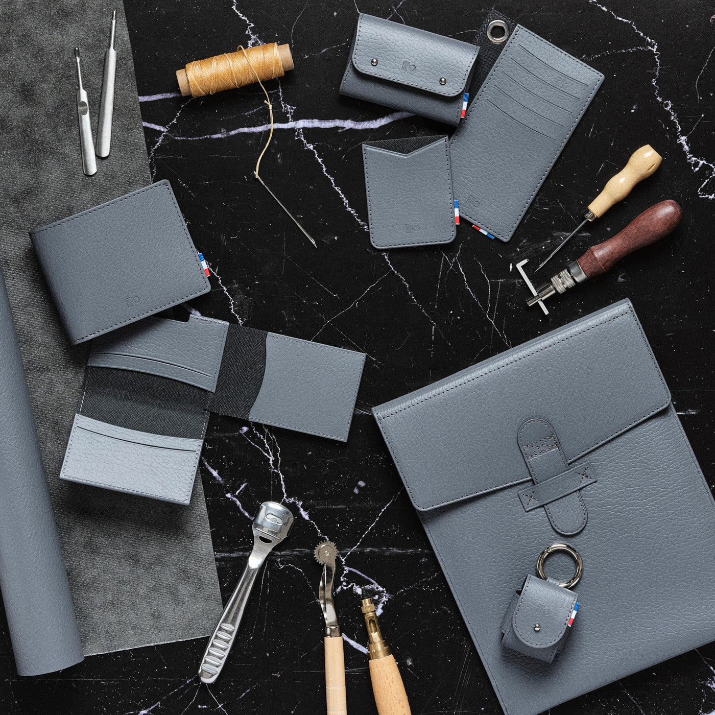 SEB - Porte-cartes folio 1 volet en cuir recyclé - Gris