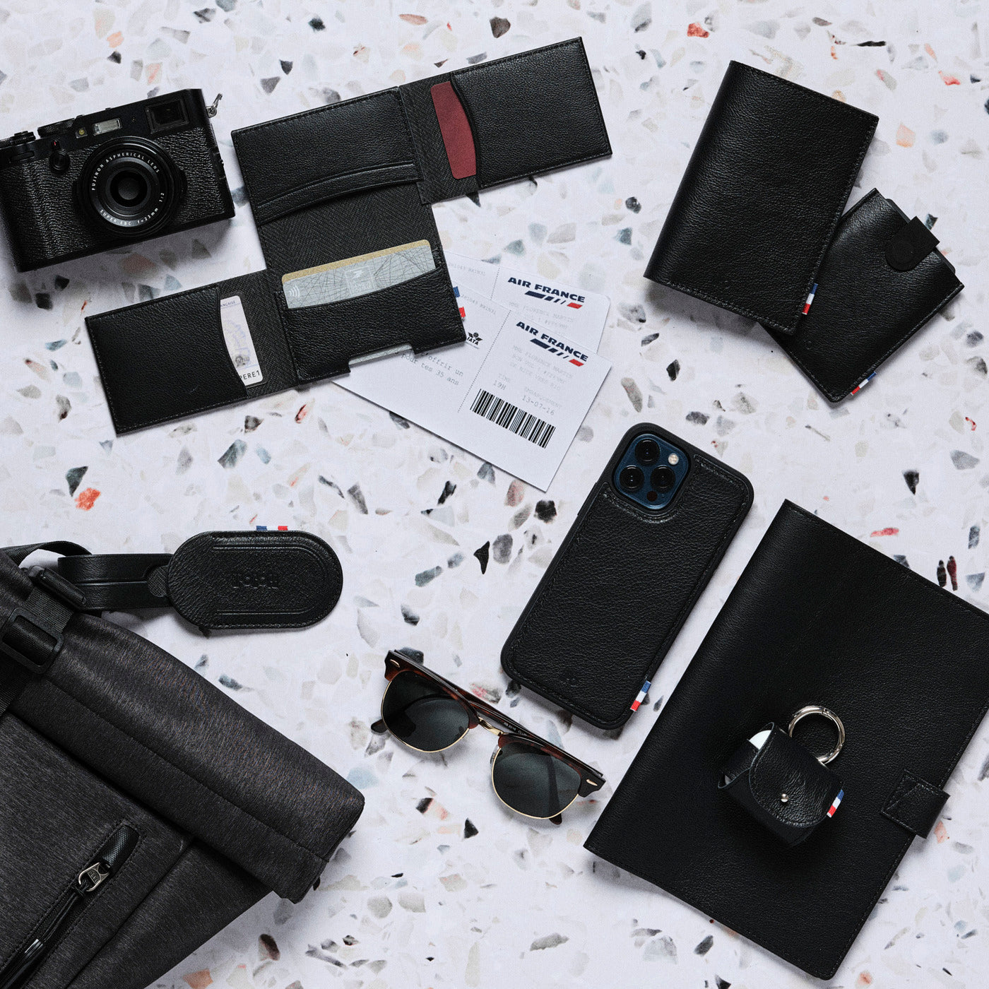 FRED - Porte-cartes folio 2 volets en cuir grainé - noir