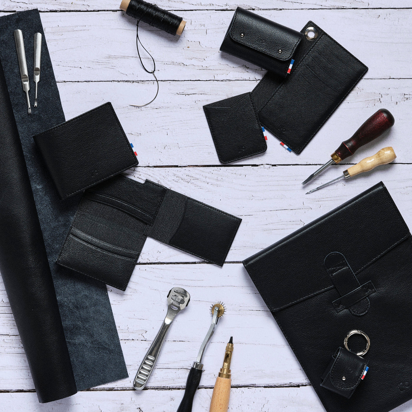 RAPH - Porte-cartes adhésif pour smartphone en cuir grainé - noir