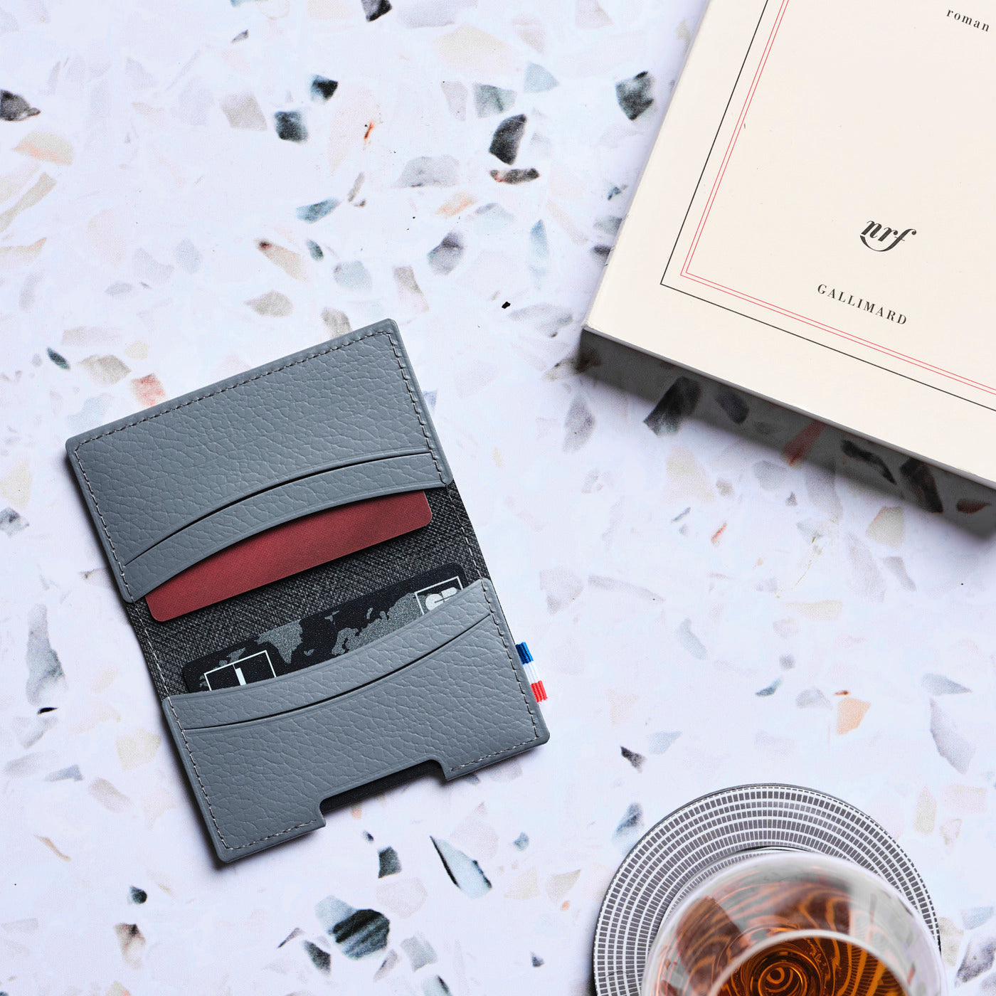 PAT - Porte-cartes folio en cuir recyclé - Gris