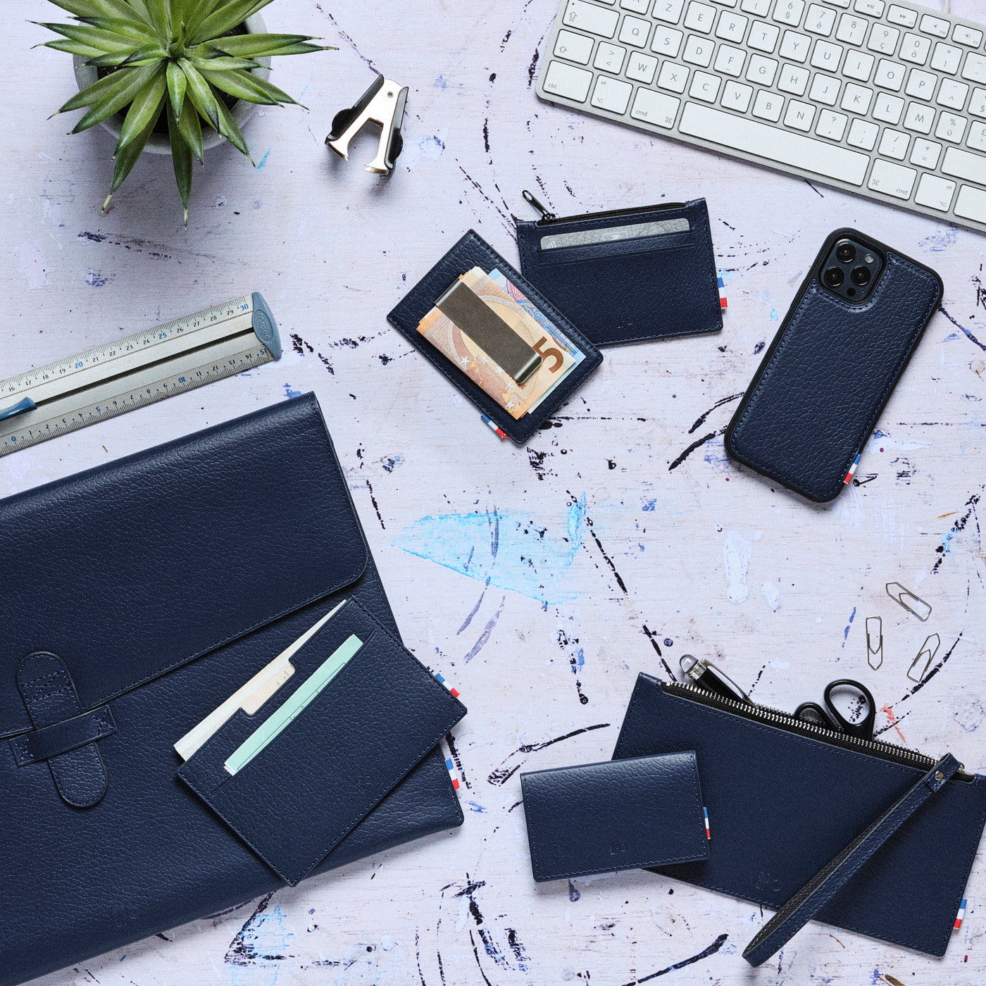 JON - Porte-papiers véhicule en cuir recyclé - Bleu