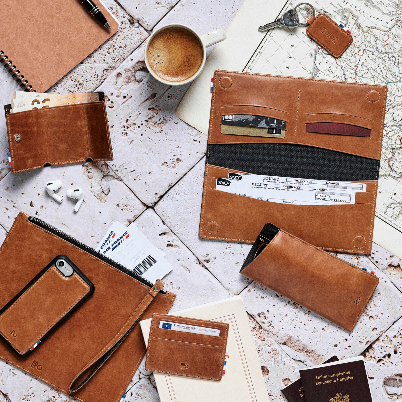 GUS - Porte-cartes horizontal en cuir patiné - Cognac