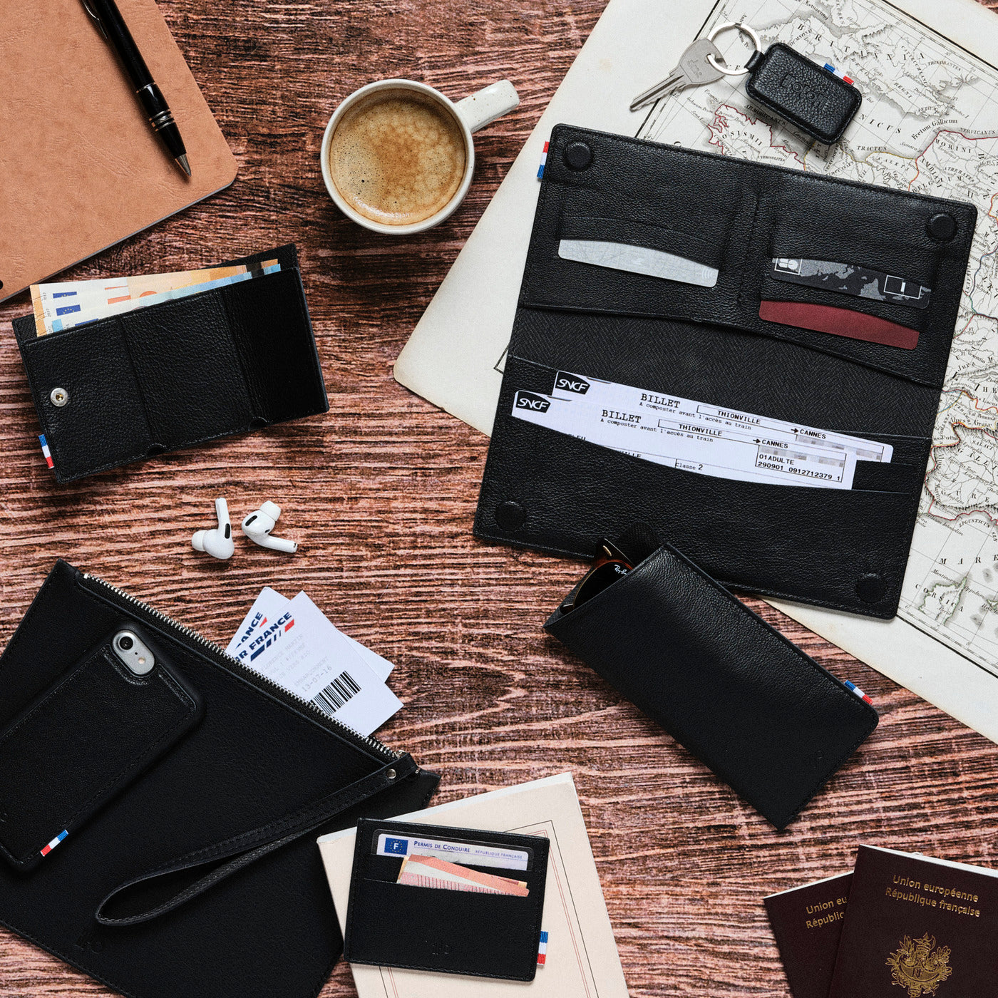 VIC - Portefeuille de voyage et porte-chéquier en cuir grainé - noir