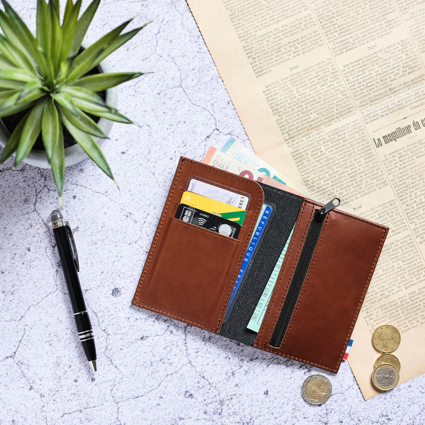 MAX - Portefeuille vertical en cuir patiné - Chocolat