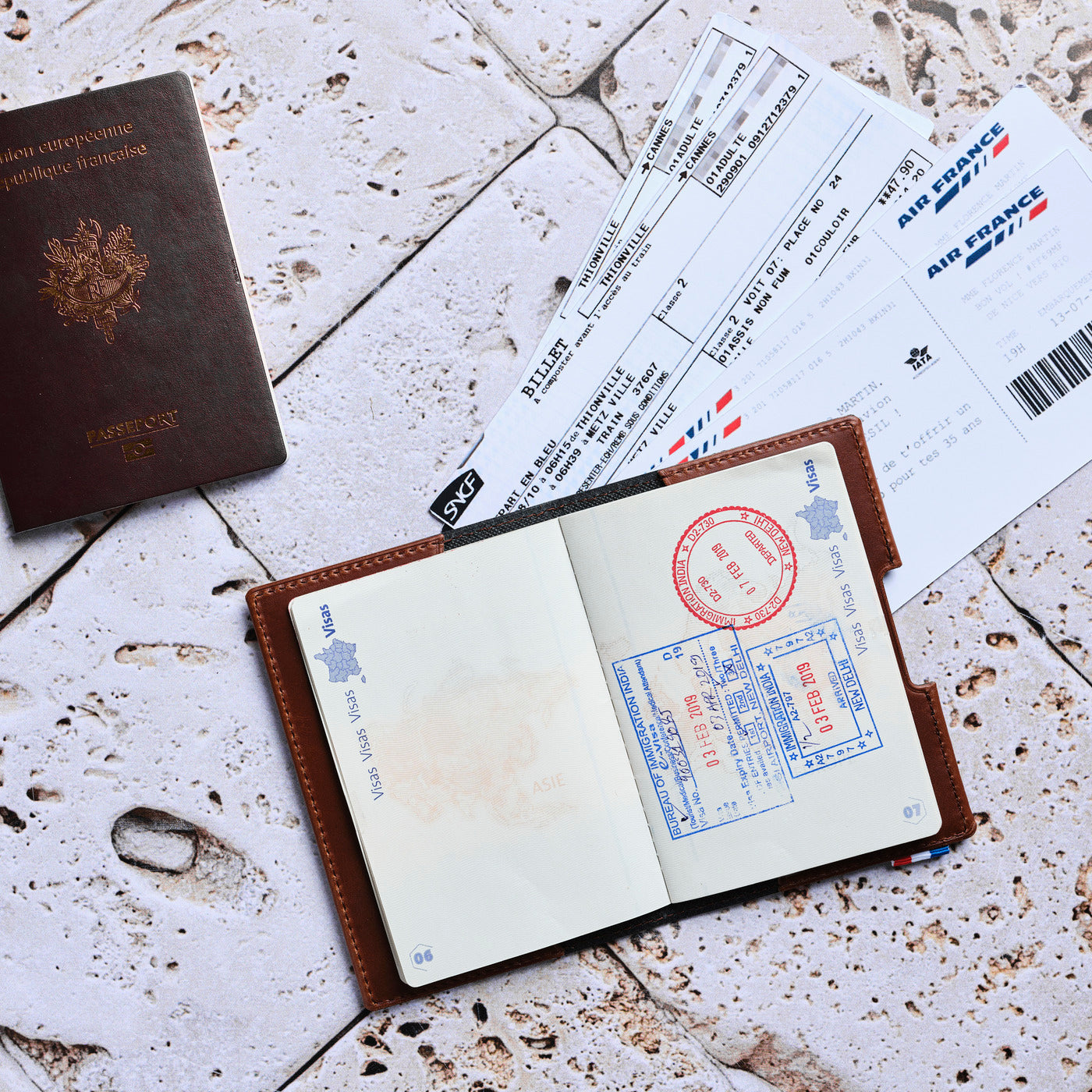 FAB - Porte-passeport en cuir patiné - Chocolat