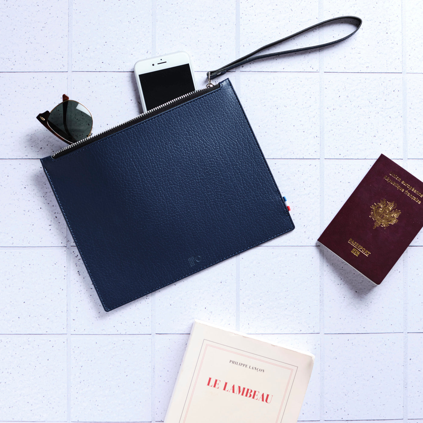 ALEX - Pochette en cuir recyclé - Bleu