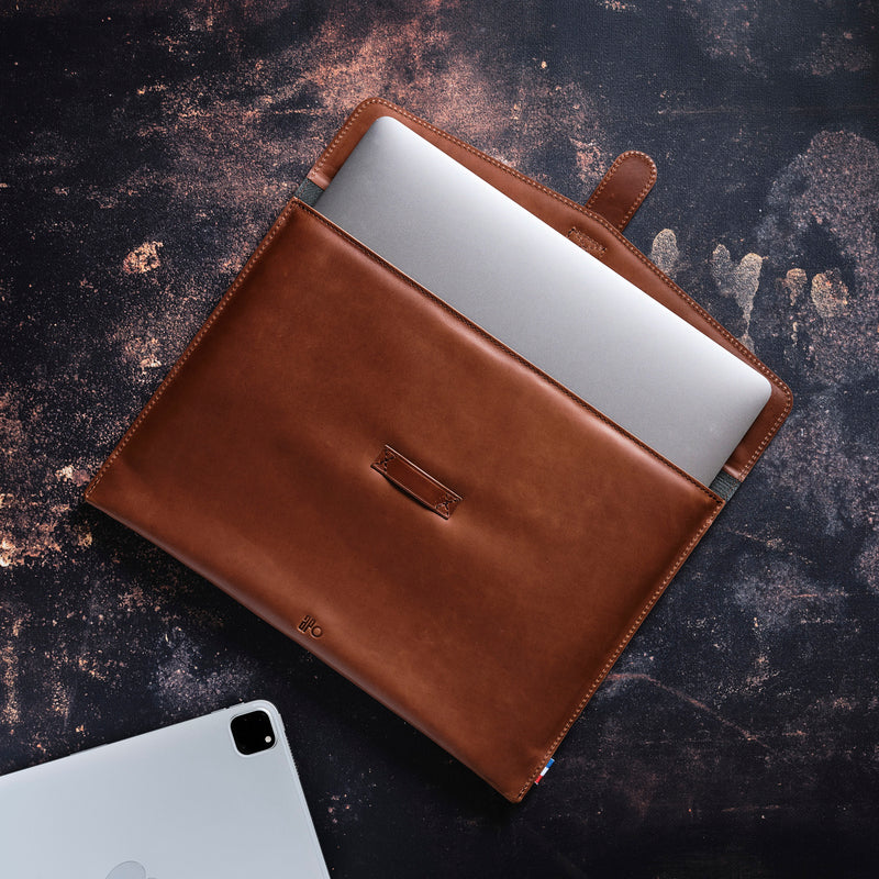 NAT - Housse MacBook Pro 13" / Air 13" en cuir patiné - Chocolat