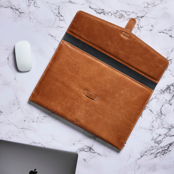 NAT - Housse MacBook Pro 16" / 15" en cuir patiné - Cognac