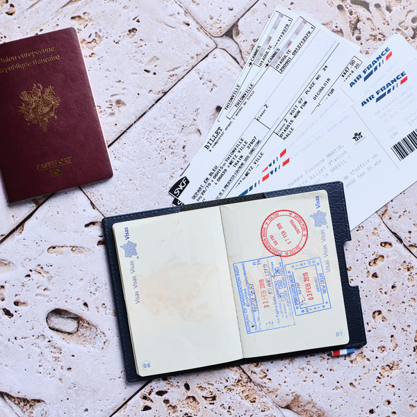 FAB - Porte-passeport en cuir recyclé - Bleu