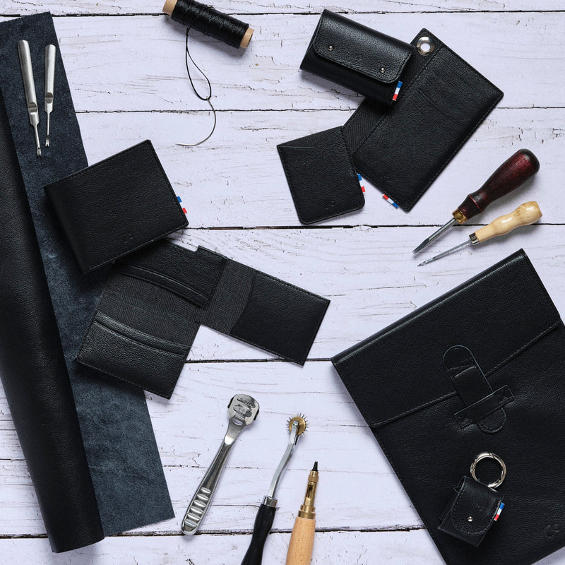 JOCE - Porte-cartes vertical à poche en cuir grainé - noir